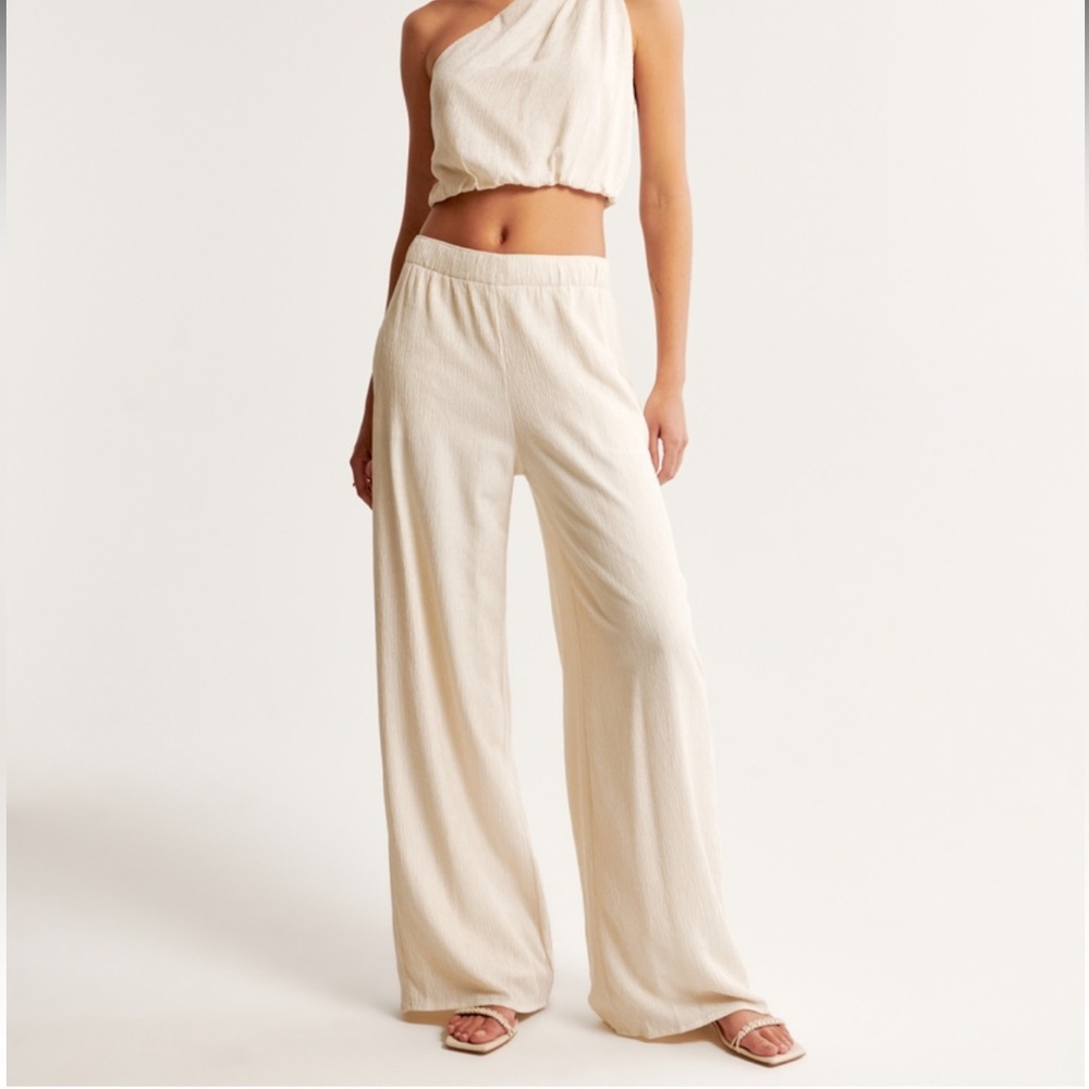Abercrombie Cream Crinkle Textured Wide Leg Flowy Pull On Pants NEW